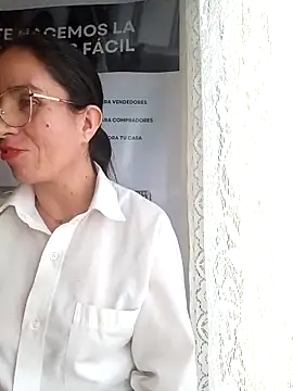 Valentina--1's Live XXX Chat