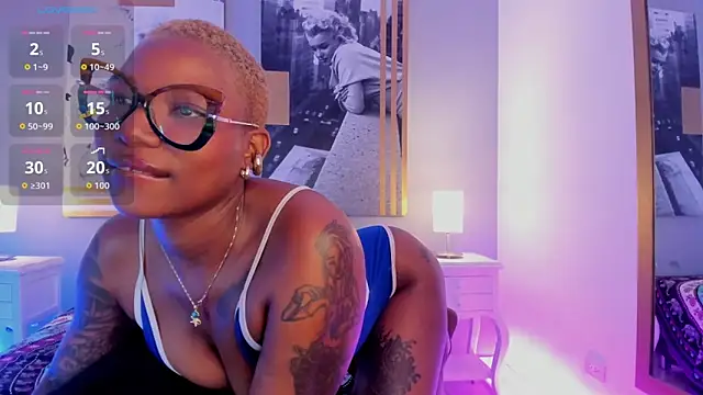 KenyaMystic élő XXX-chatje