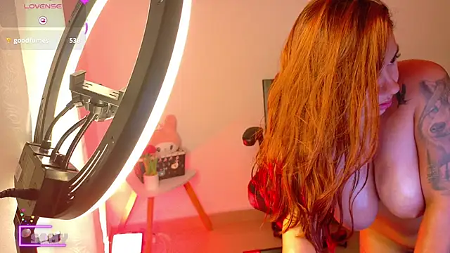 samantha_tattu élő XXX-chatje