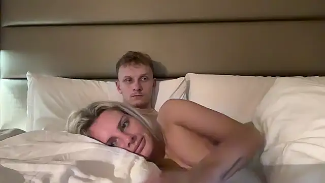 BendyBarbie: вебкам-шоу