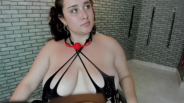 Briana_24 live XXX chat