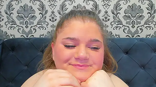 LissaBigTitts' Live XXX Chat