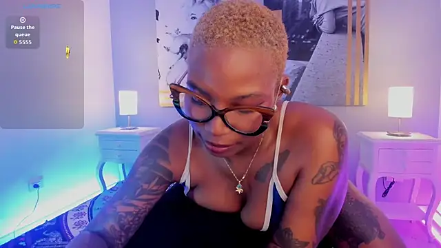 Chatroom XXX en direct de KenyaMystic