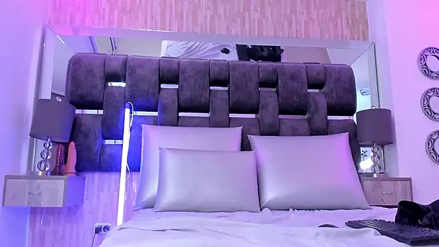 Chatroom XXX en direct de Charlotte_Myers