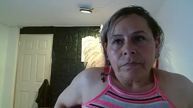 CINTHIA1609 Adlı Modelin Canlı XXX Sohbeti