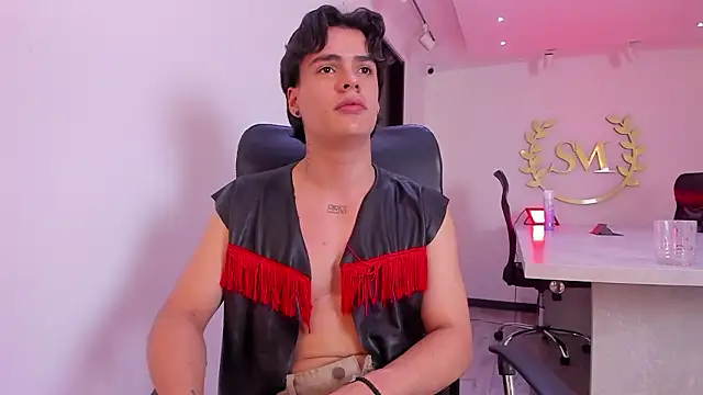 دردشة BenitoSaenz الجنسية المباشرة