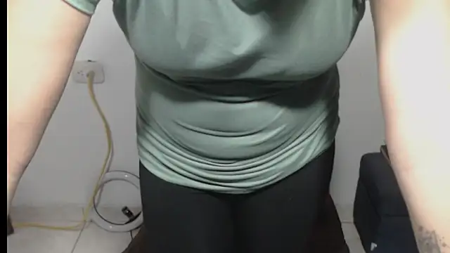 Chatroom XXX en direct de Milf_Valeria