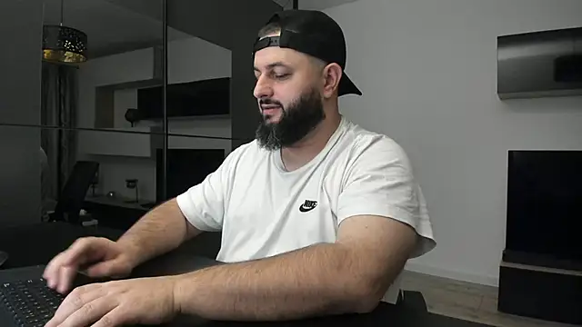 دردشة DravenPeak الجنسية المباشرة