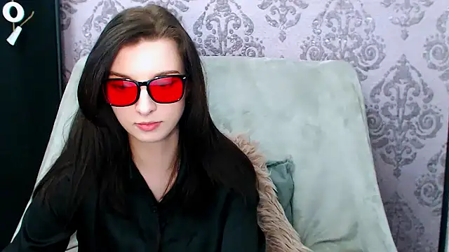 Chatroom XXX en direct de DominantLuna