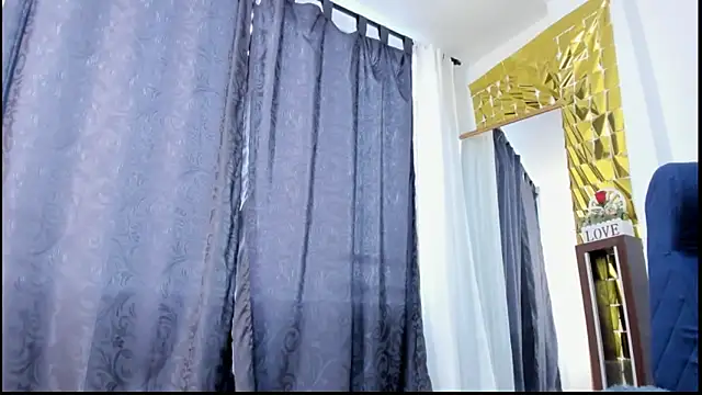 Chat +18 de sarahhernandez ao vivo