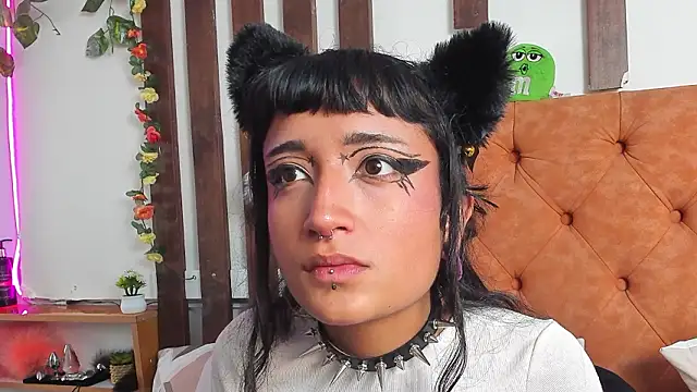 MeowMota_'s Live XXX Chat