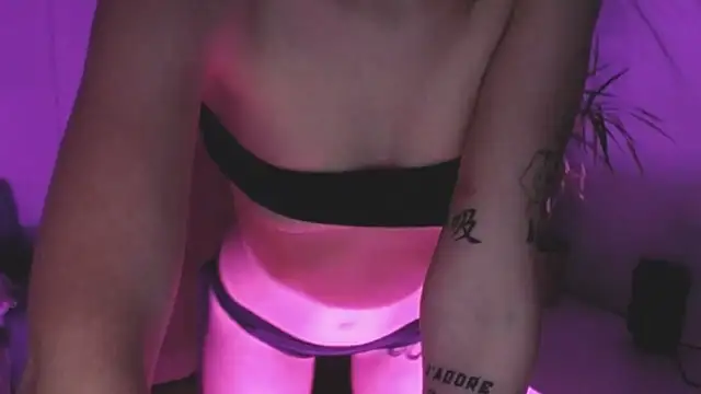 Chatroom XXX en direct de LexiexPlay