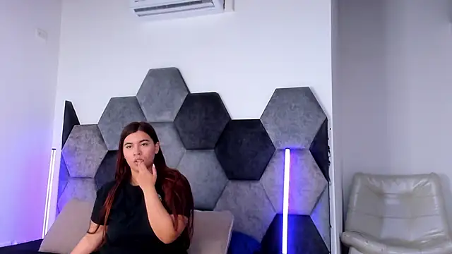 Chat +18 de DulceJones ao vivo