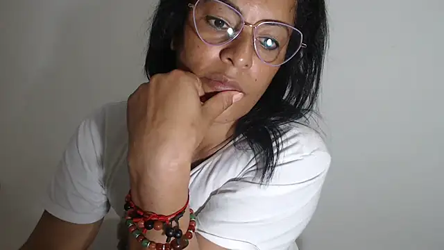 kateleyagrey's Live XXX Chat