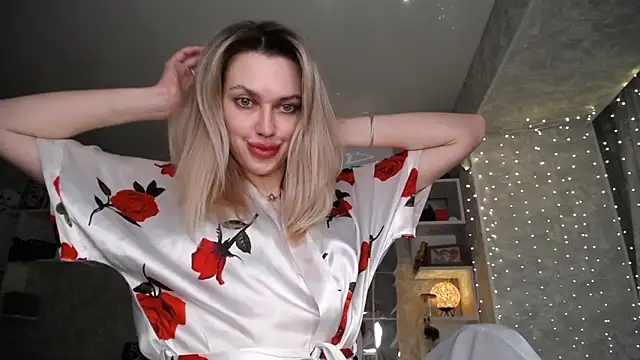 NickyAdamidi Adlı Modelin Canlı XXX Sohbeti