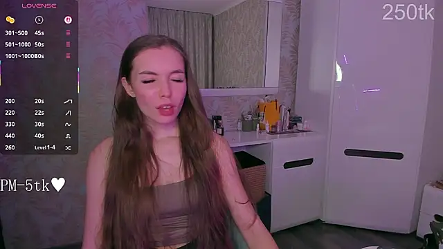 YonaBones' Live XXX Chat