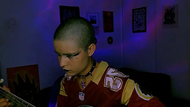 alex_one888 Adlı Modelin Canlı XXX Sohbeti