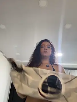 Chat +18 de kittysophie_ ao vivo