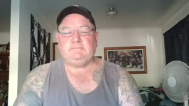 KINKYBLUEYES69's Live XXX Chat