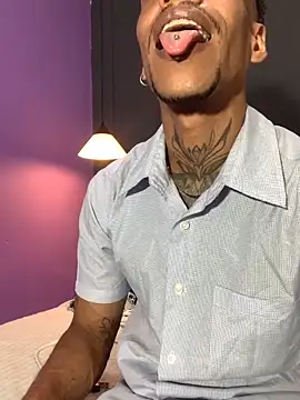 XXX chat uživo modela Salomon_koude