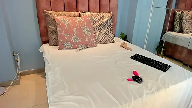 Chat XXX en directo de lou_rosse_