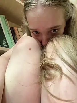 bambi_lu's Live XXX Chat