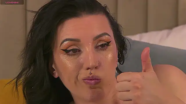 Chat XXX ao vivo de EnyaHazell