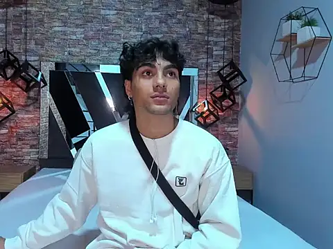 MattFiore's Live XXX Chat