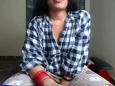 Show modela Hey_ishu na web-kameri