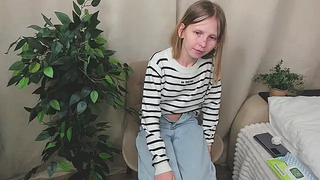 EssieVogel's Live XXX Chat