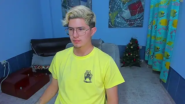 patrik_027 Adlı Modelin Canlı XXX Sohbeti