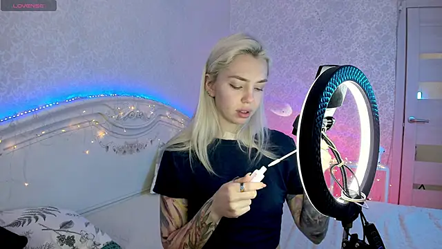 LillyMoure_ Obrolan Langsung XXX