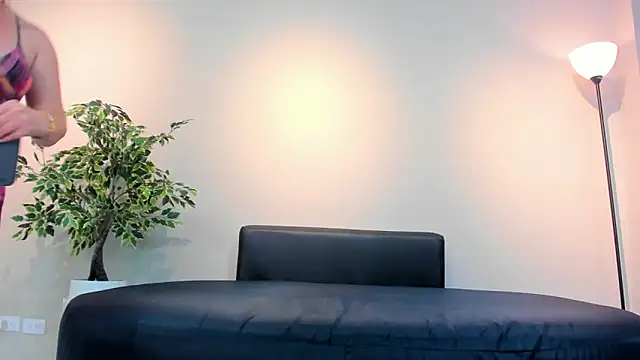 HannaBrave Live XXX-chat