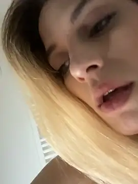 Bellalolahot's Live XXX Chat