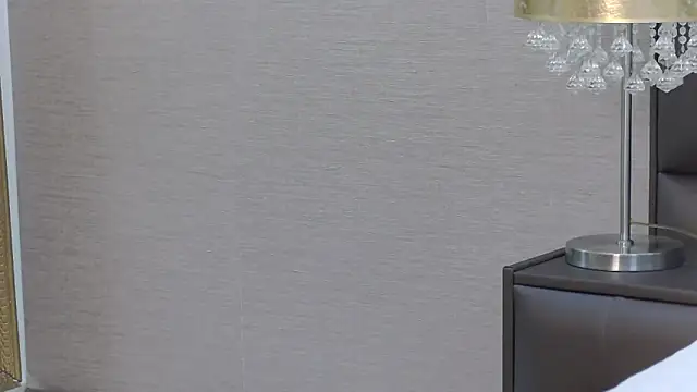 XXX chat uživo modela FoxyJoy