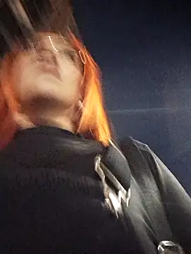 XXX chat uživo modela Alis_xxx