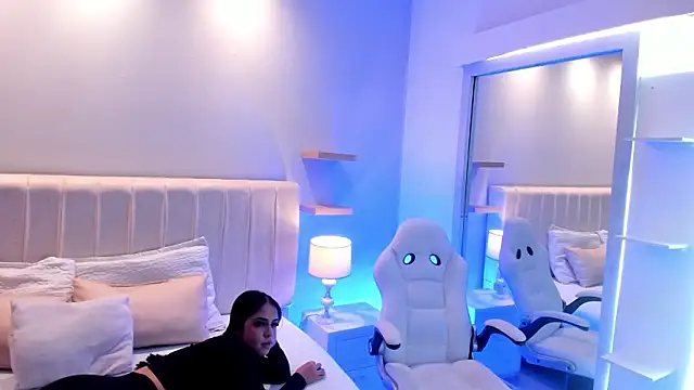 manyaa_'s Live XXX Chat