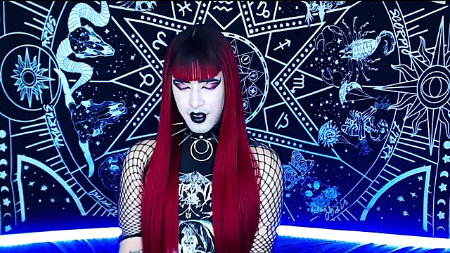 naomi_satan: διαδικτυακό σόου στην κάμερα