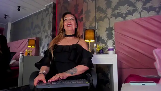 แชท XXX สดของ VictoriaQueen_Fg