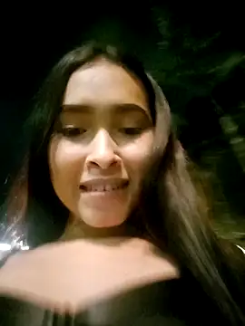 Show modela Zara_Quinn na web-kameri