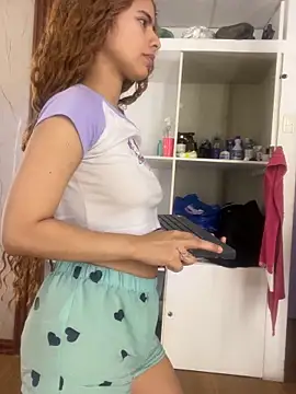 Eva_Feller69: онлайн-секс-чат