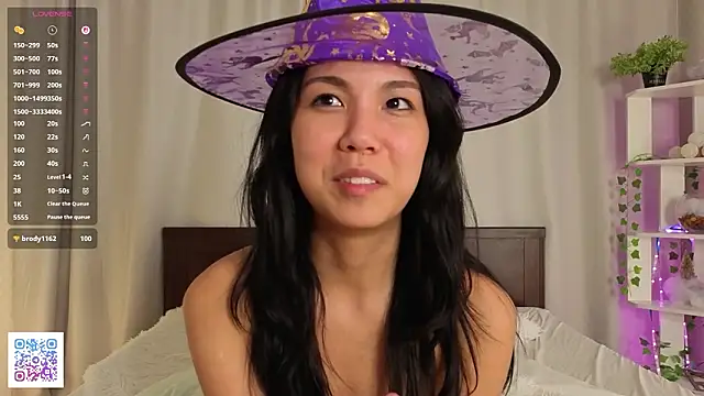 FreedaKulow Live XXX-chat