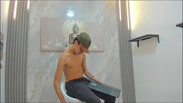 XXX chat uživo modela HEART_OF_MILAMBER