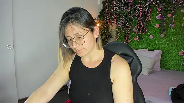 SarahDeyvis Obrolan Langsung XXX