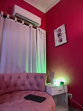 IriaLux Adlı Modelin Canlı XXX Sohbeti