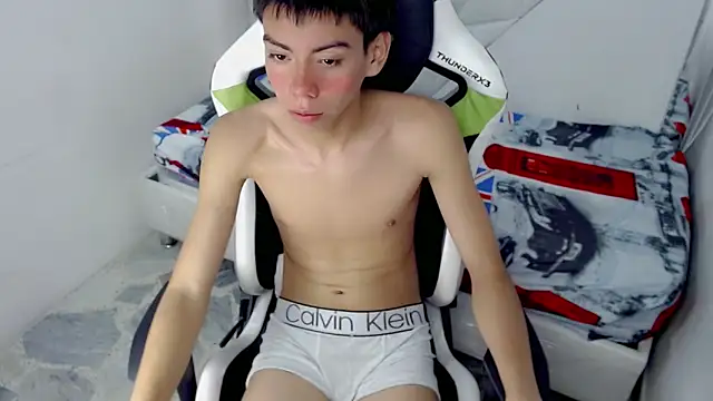 Онлайн чат XXX Liarr_