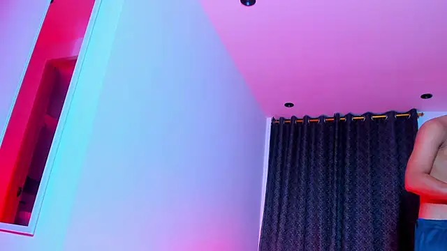 TheBatMansion's Live XXX Chat