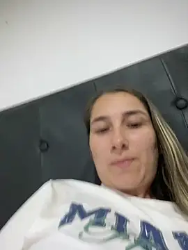 Iris_love18 Live XXX-chat