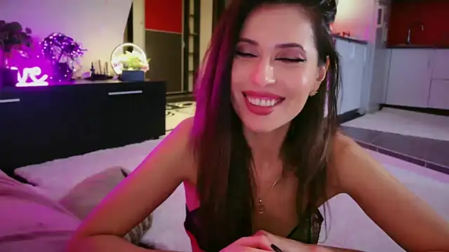 MissSmiley26 Adlı Modelin Canlı XXX Sohbeti