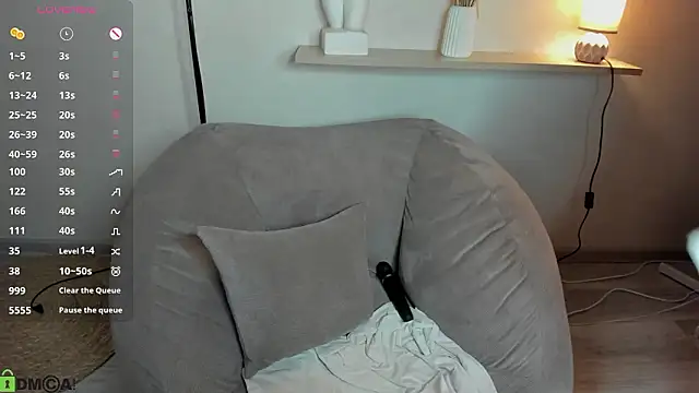 Lasly_Fox live XXX chat